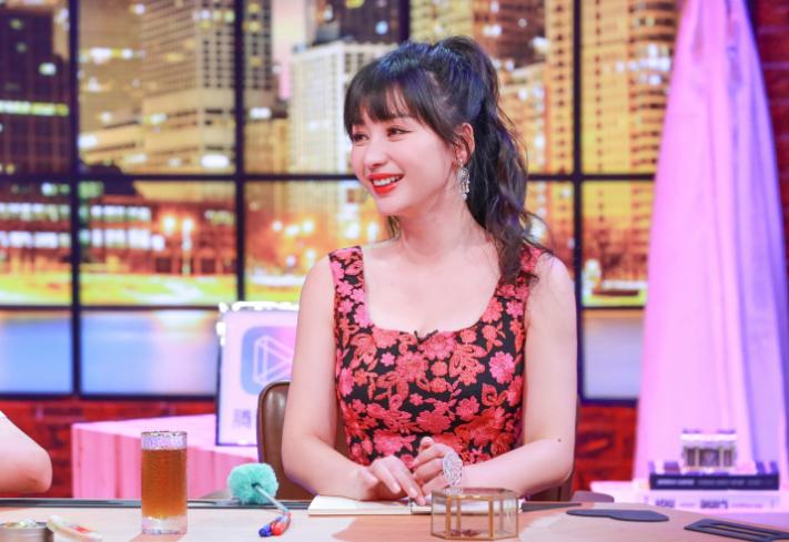 3小时销售额破1亿，获巩俐、李连杰、关之琳应援，向太陈岚太牛了