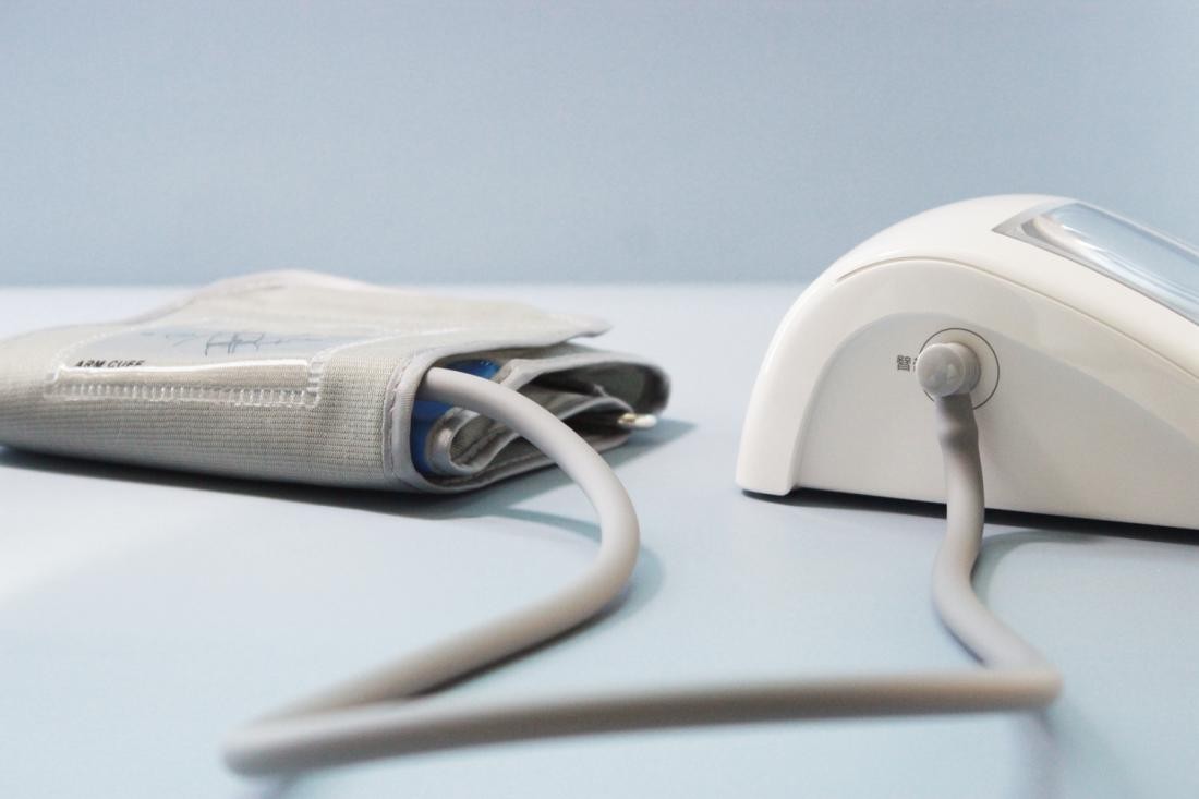 血压计语音播报设置视频,智能电子血压计家用语音播报