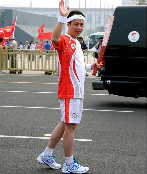 已经退休的12位央视著名主持人,已经退休的12位央视主持人