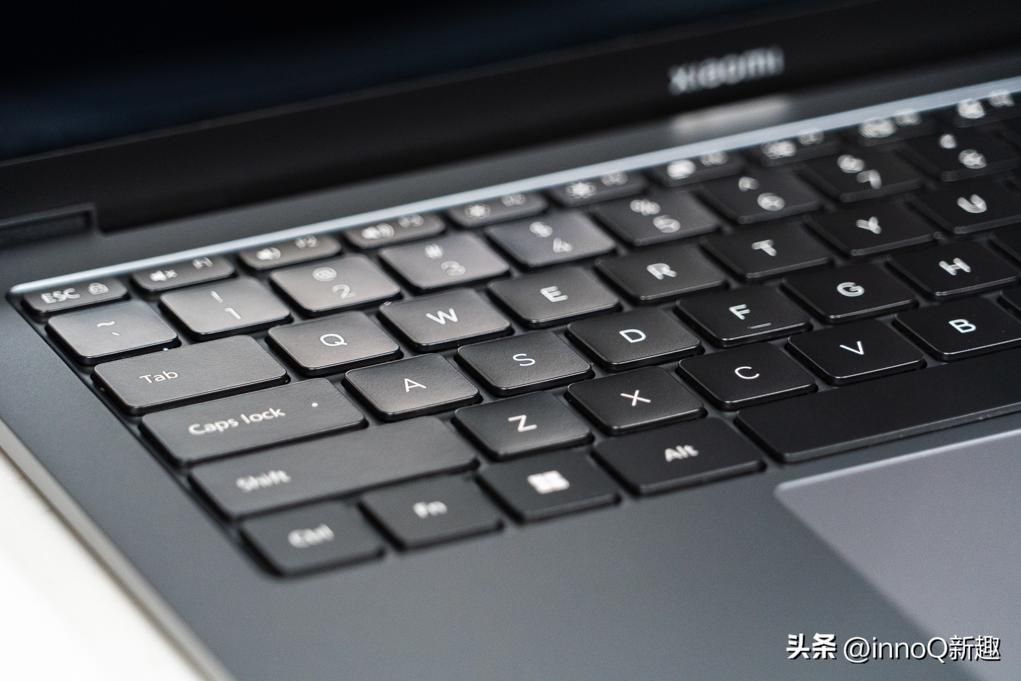 5499！小米全新高端笔记本来了：AMD+OLED小米手机绝配