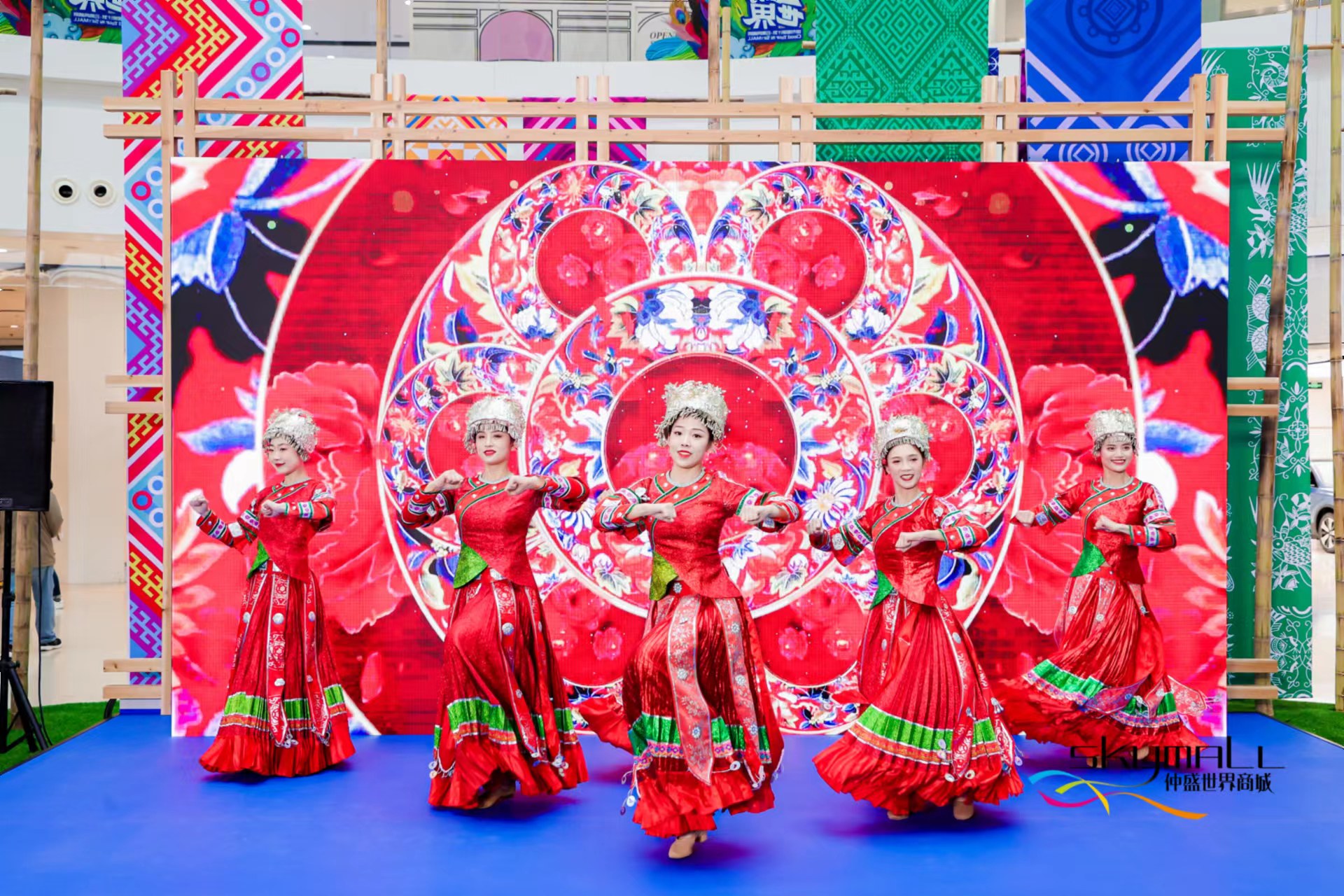 仲盛世界商城打造“云游世界”城市漫游计划