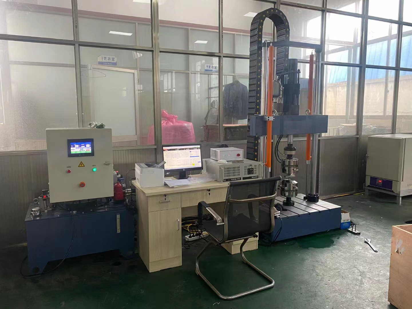 拉伸试验可鉴定材料什么性能指标,拉伸试验可测量材料的强度和硬度