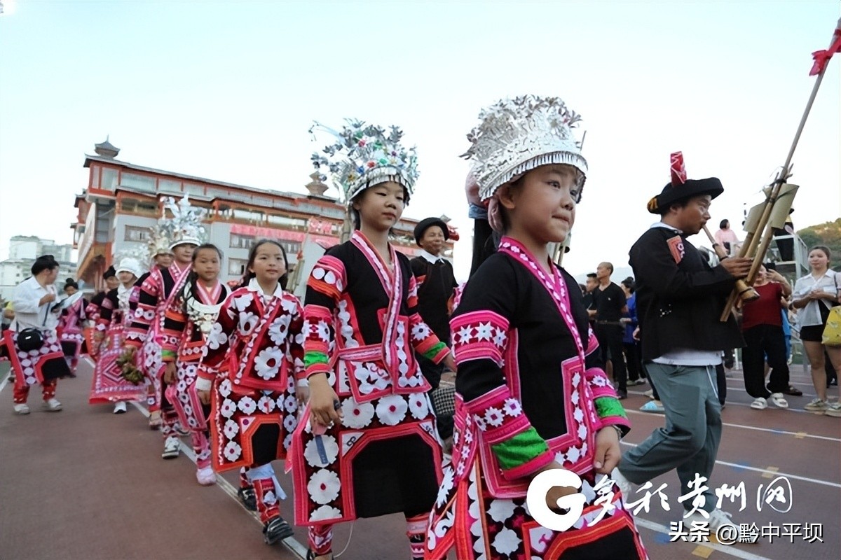韩乔生线下观赛,韩乔生贵州村超总决赛