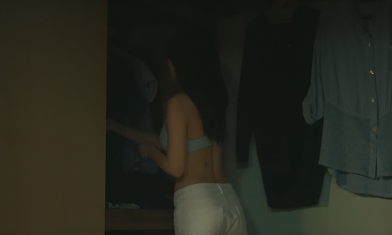 冲上热榜第2，风俗店“头牌”再就业，竟被日本人拍得如此好看