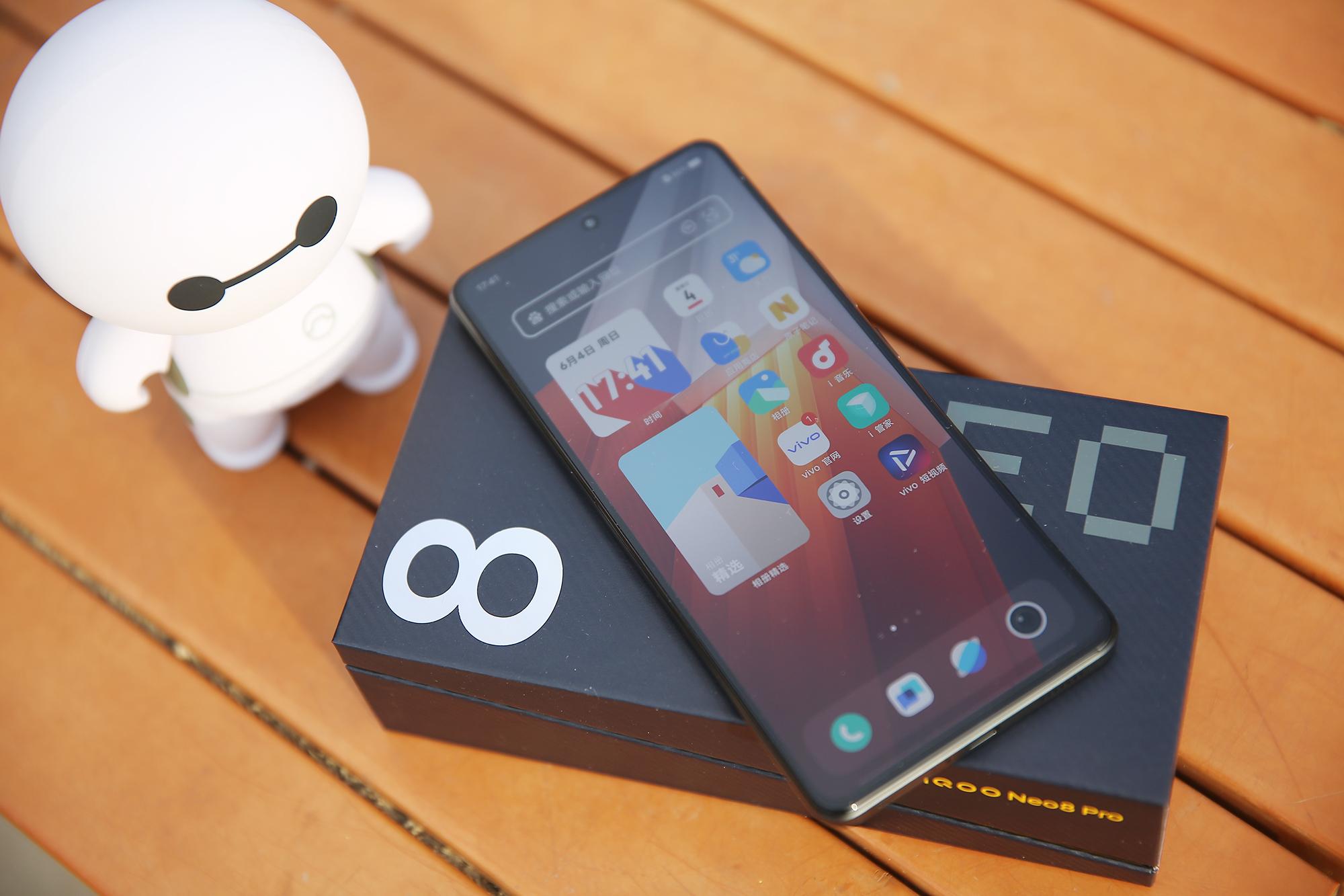 目前最值得买手机是哪一款,2500元最值得买手机