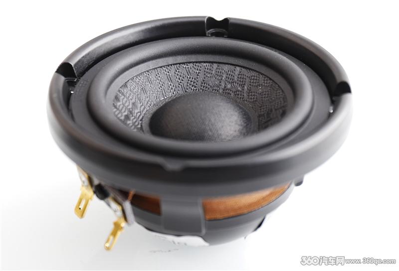 听发烧人声有着先天优势德国IE提琴喇叭醇厚声底烧友别错过