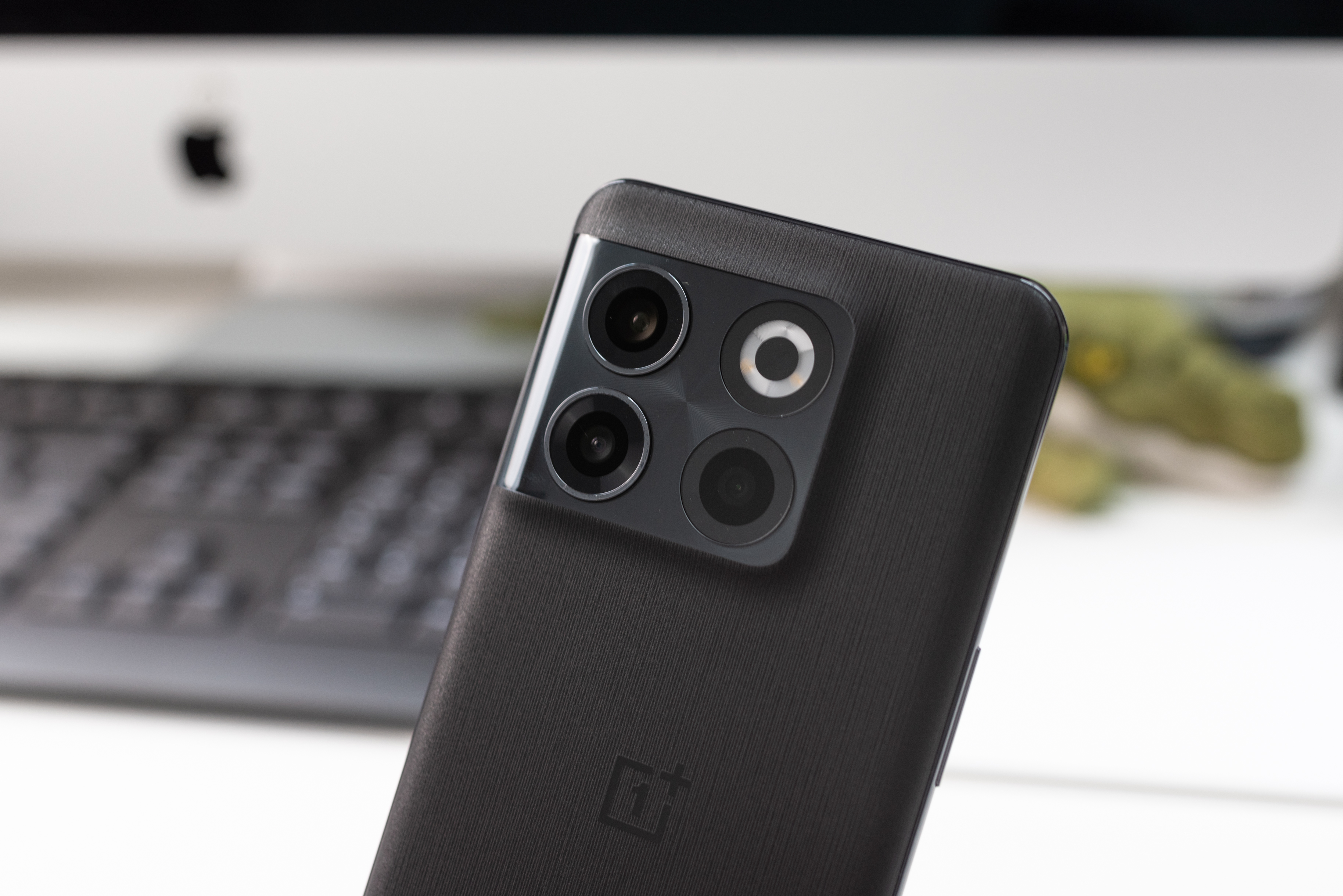 iphone和华为哪个适合当主力机,6-7千的华为和苹果哪个性价比高