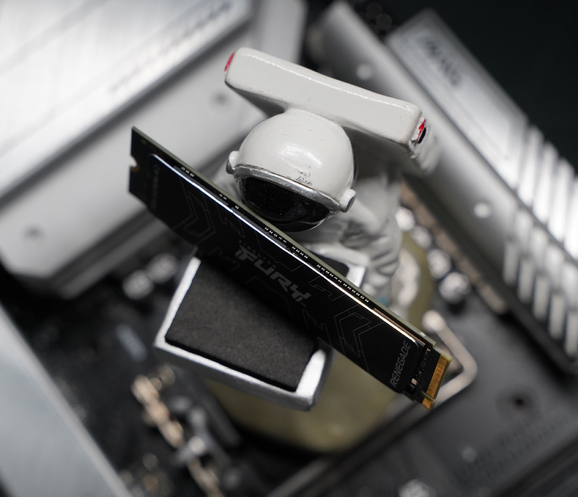 微星b660m迫击炮详细配置,微星b660m迫击炮能跑满13600k吗