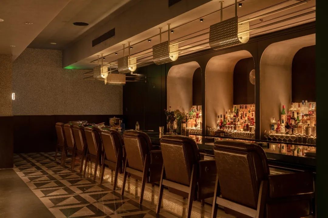 设计灵感丨高温+疫情，这18家“倒霉”的成都新店有什么看头？