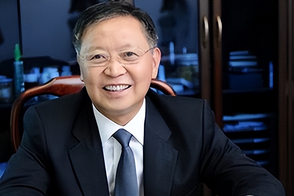 蛇王隆力奇,隆力奇蛇王