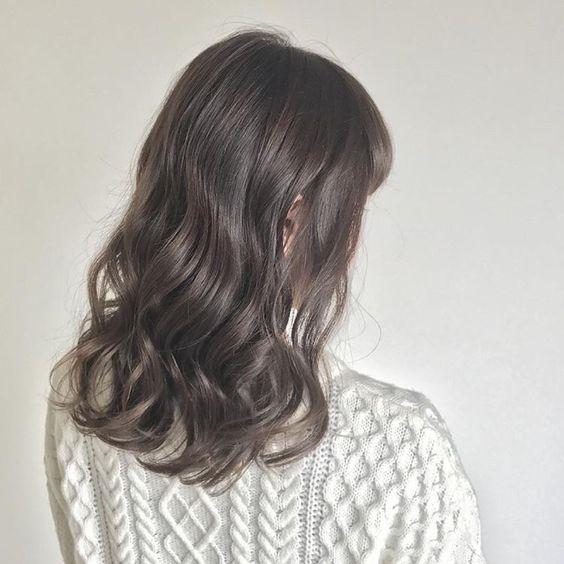 黄头发再染什么颜色能压住黄发,黄皮适合染什么颜色的发色显白