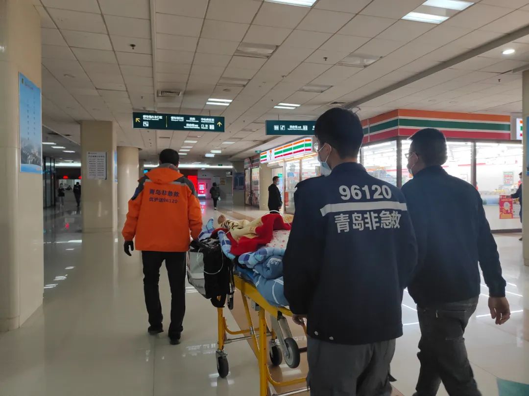 转院120急救车,120救护车转院转运回家联系电话