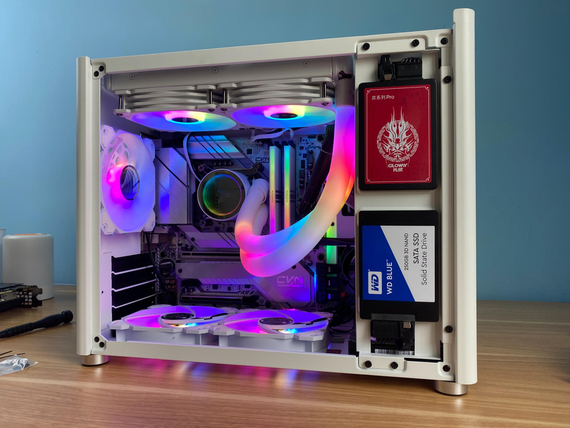 自己动手做的双层透明电脑机箱,1万5电脑最强组装炫酷机箱