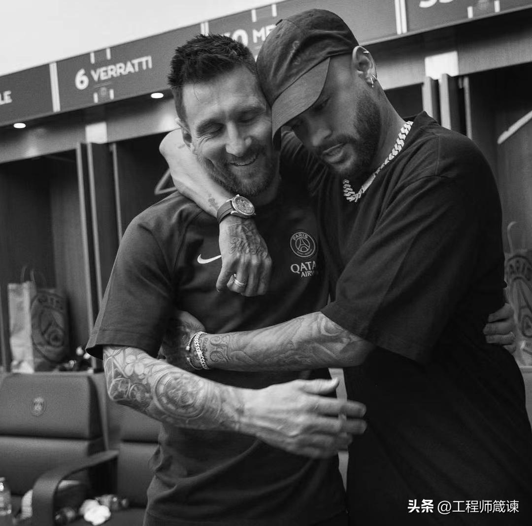 足球夏天是个告别的季节,足坛告别的季节