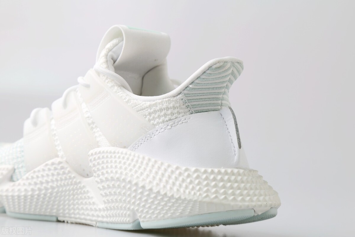 你会保养小白鞋吗？8个小方法，让你的小白鞋干净明亮