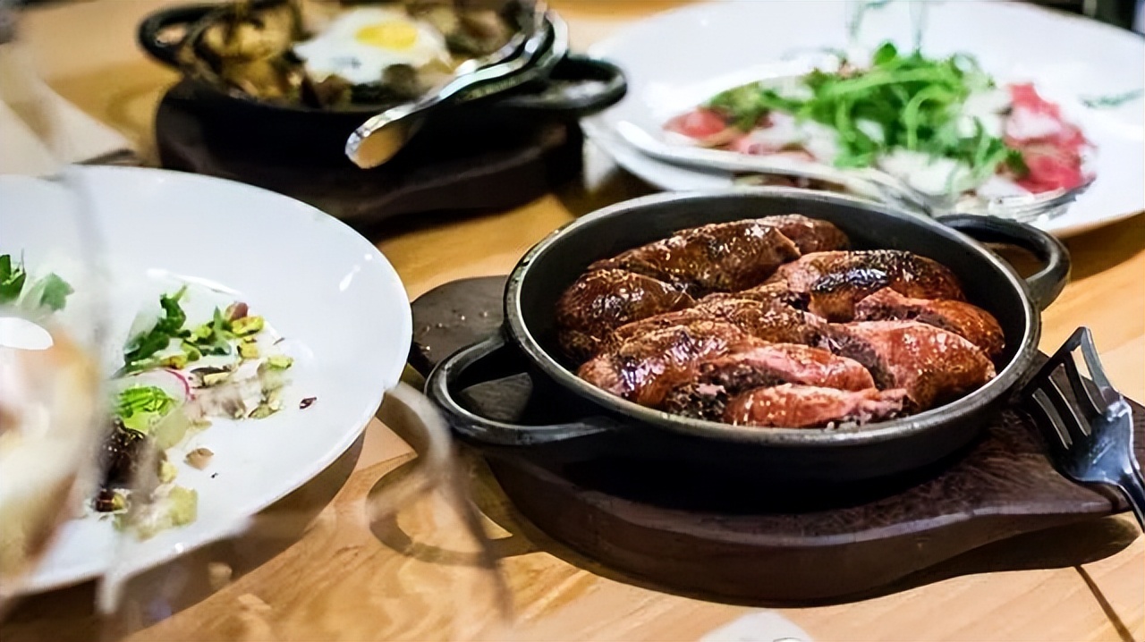 英国和美国留学哪个更安全,美国和英国留学哪个贵