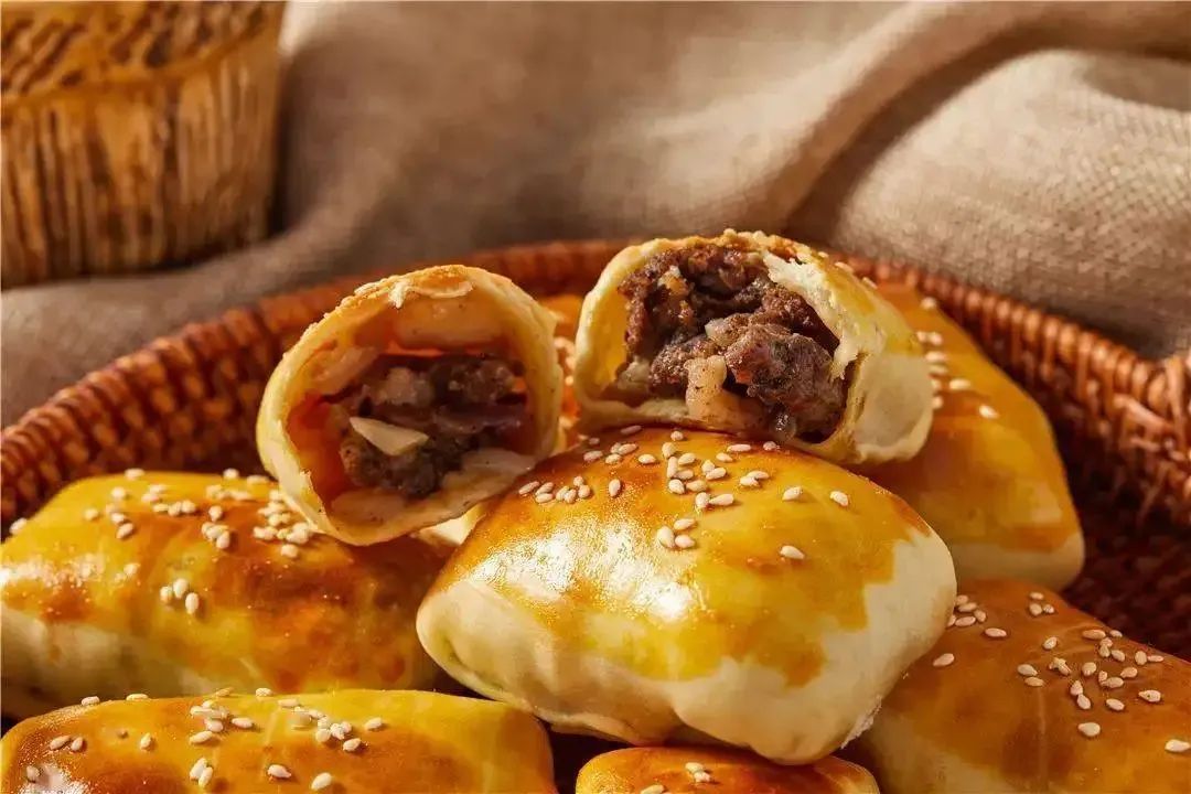 “*疆新**店名”火得有多直接，今天就从*疆新**开始吃起