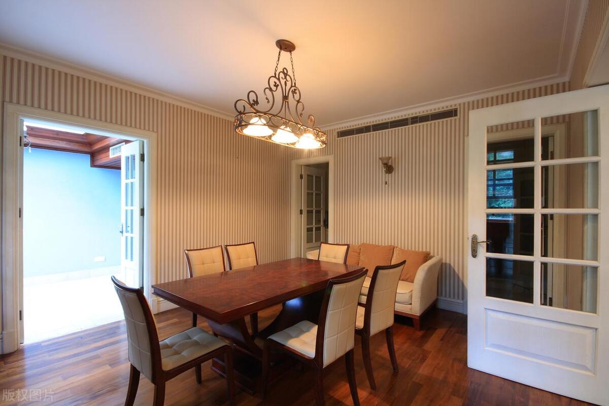 装修好的房子怎么装家用中央空调,装修是先装中央空调还是先做水电