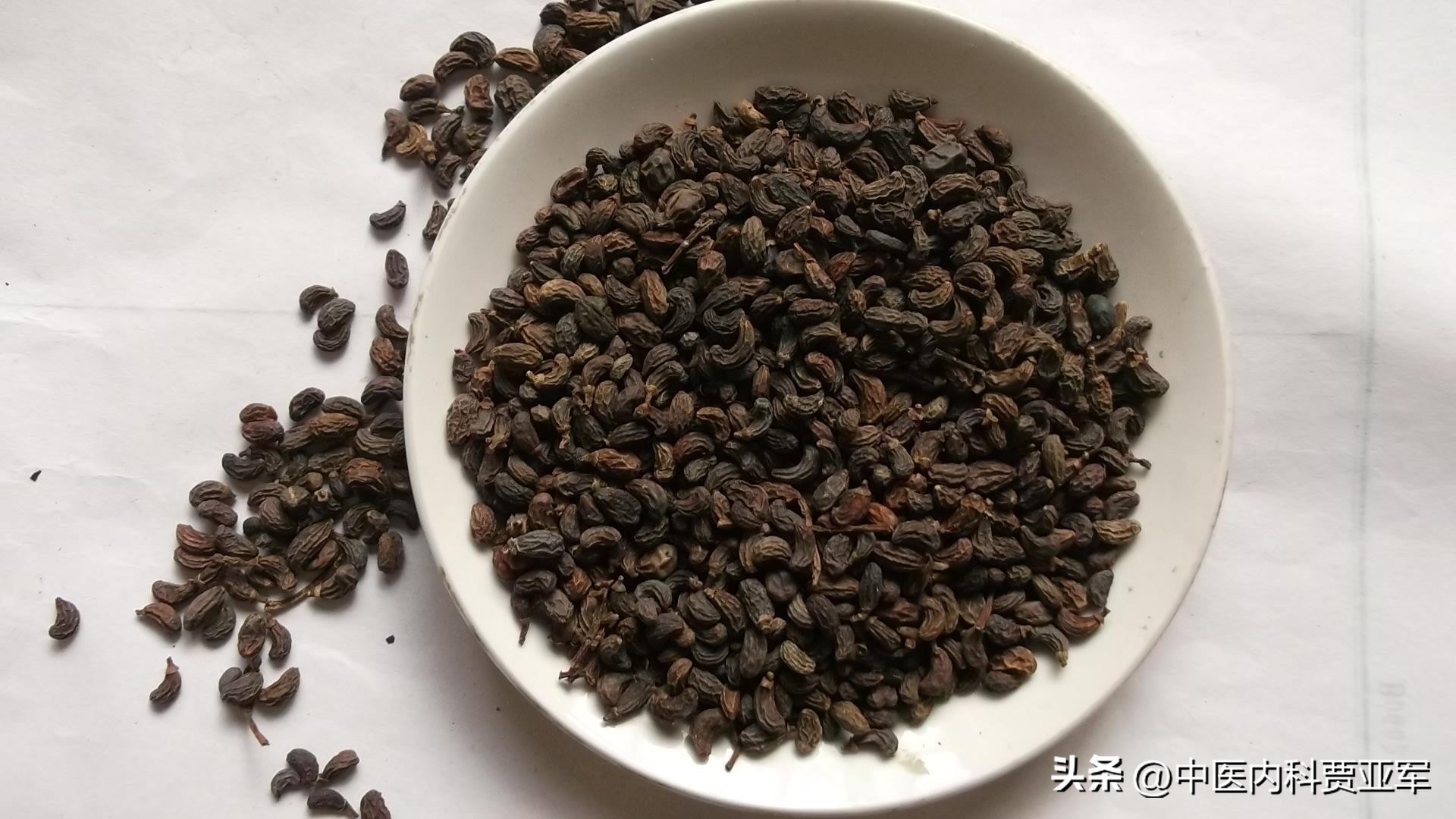 精血不足人显老,简单两味,补肝肾,强筋骨,腰酸腿疼都能好!