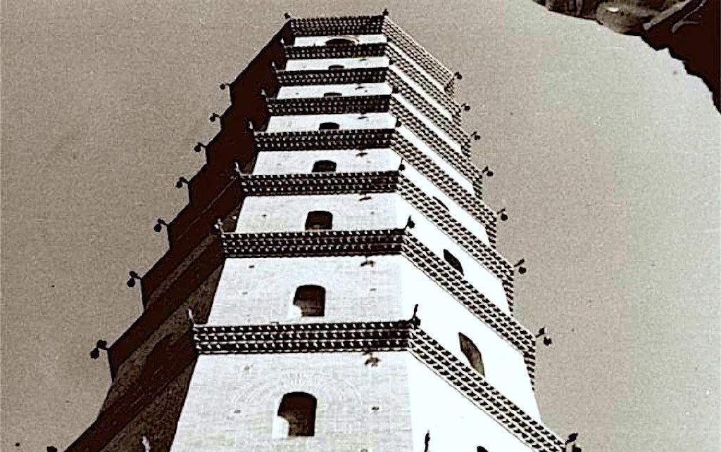 侵华日军残酷*行暴**，女子为活命脱下衣服让日本人拍摄，*辱侮**至死2