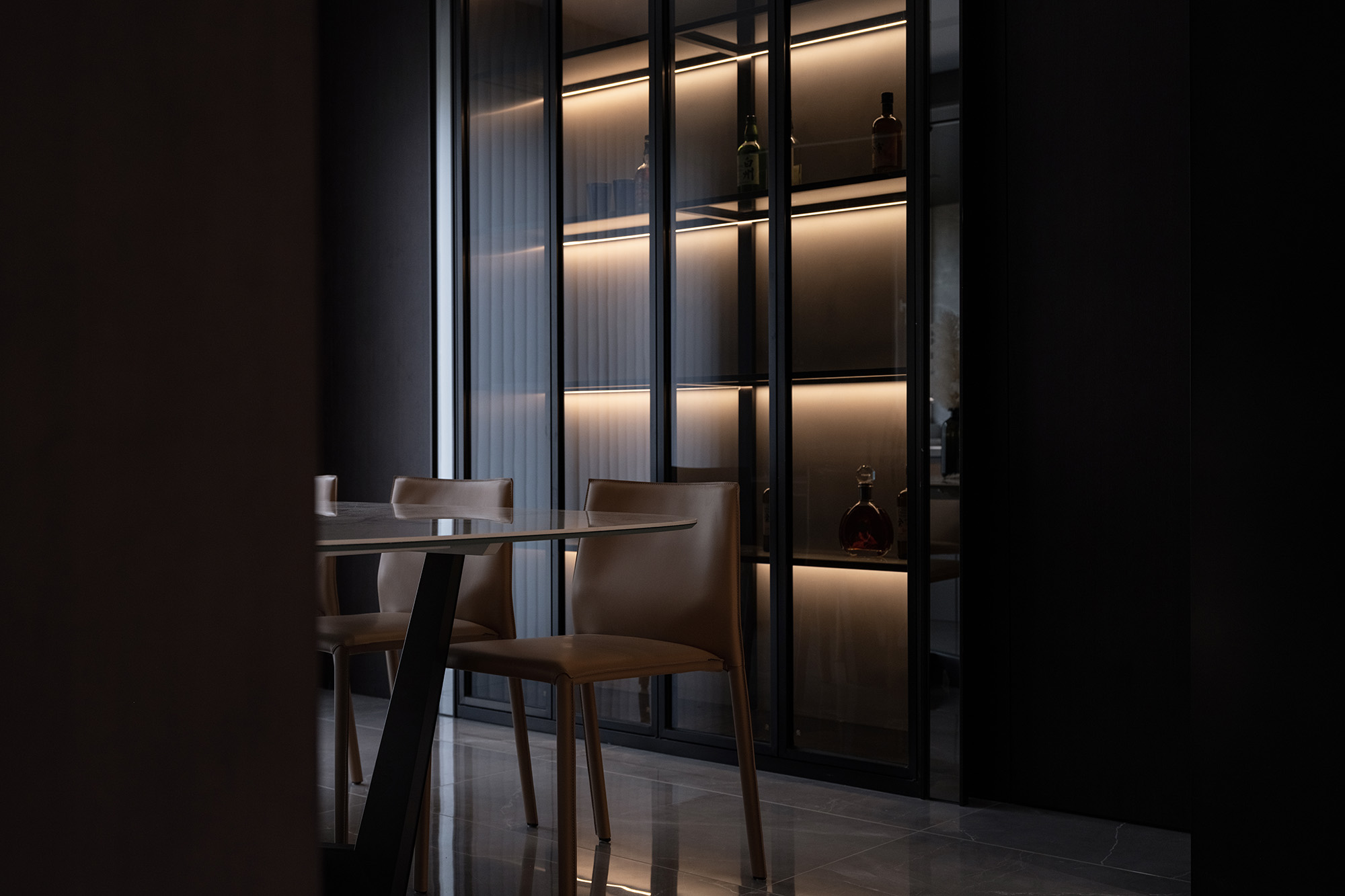 餐厅的灯光照明方式是什么,目前最流行的客餐厅灯光设计