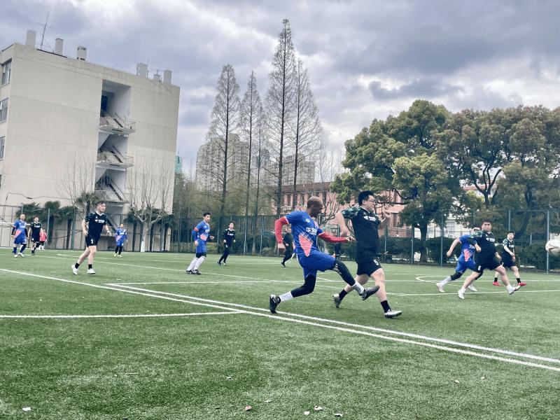 以球会友逐梦青春,以球会友促融合