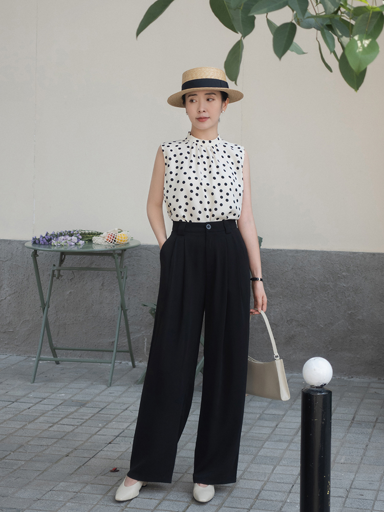 夏季穿什么面料又舒服又显档次,夏季穿什么面料的衣服最舒服女生