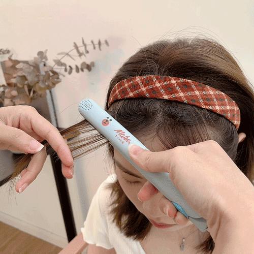 刘海长长的尴尬期如何度过,刘海尴尬期怎么弄好看女生