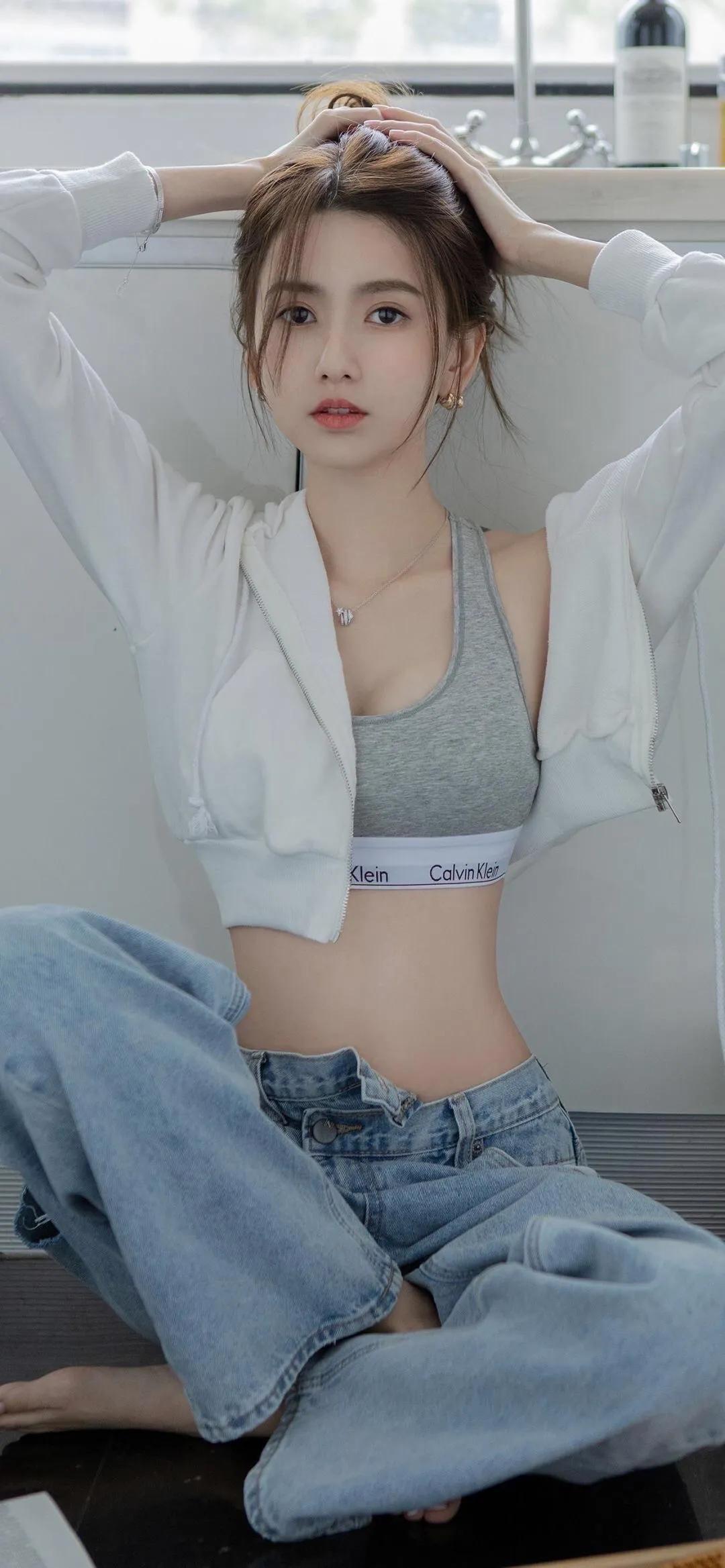 ios缇庡コ鍞編澹佺焊,濂界湅鐨勫コ鐢熷绾竔os