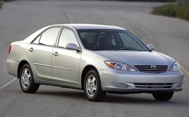 盘点历代丰田凯美瑞，网友公认第六代最经典，你同意吗？