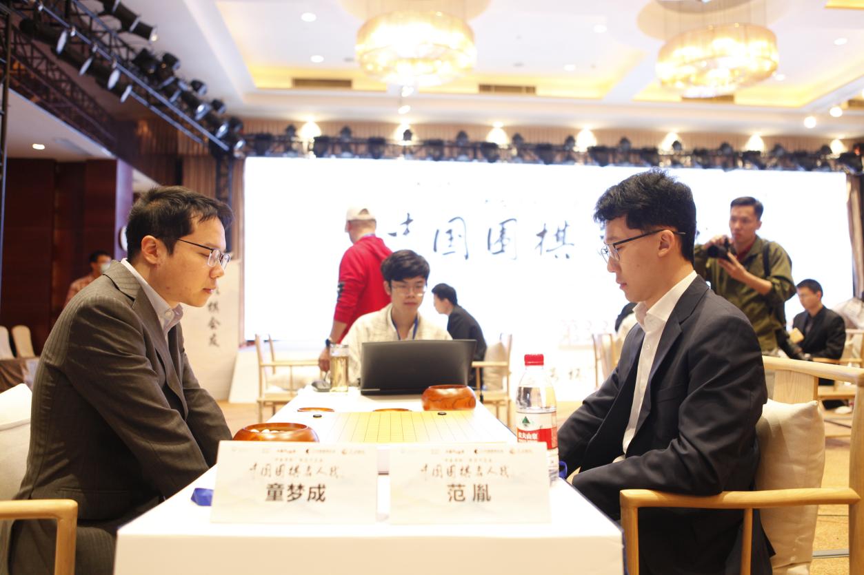 中国名人围棋比赛柯洁,巅峰对决柯洁助中国队夺下第8冠