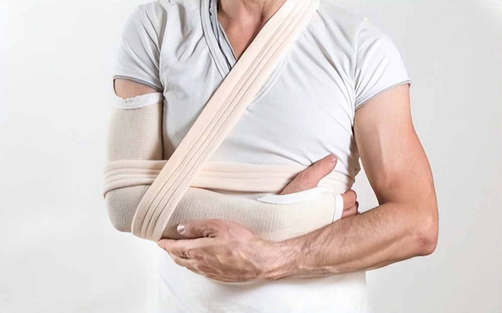 肩周炎肩膀痛应该锻炼还是静养,肩膀疼痛警惕肩周炎