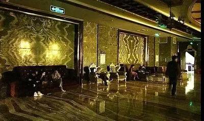 腿被打断！会所头牌男模要求高，真是走了天上人间来了白马会所