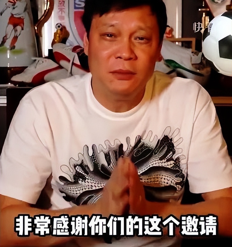 闯球场的球迷,球迷冲进球场拥抱梅西跑了多少米