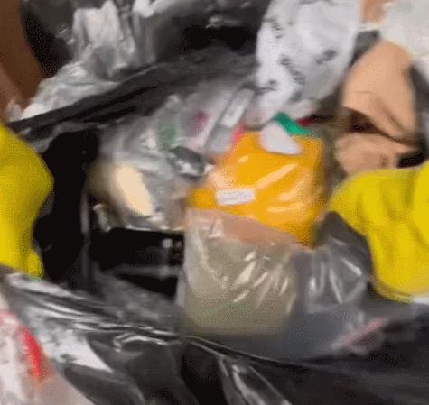 美国捡垃圾收入,美国夫妇垃圾箱寻宝