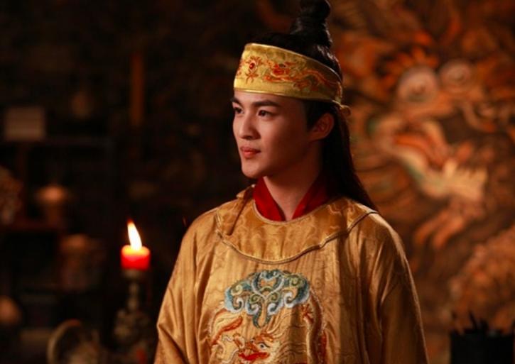 清朝皇帝中，继位的为何大多不是皇长子，老大们都怎么了？