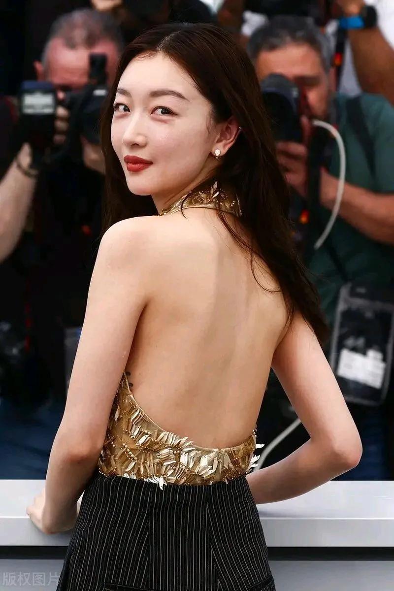 周冬雨面相分析,周冬雨早期后期面相