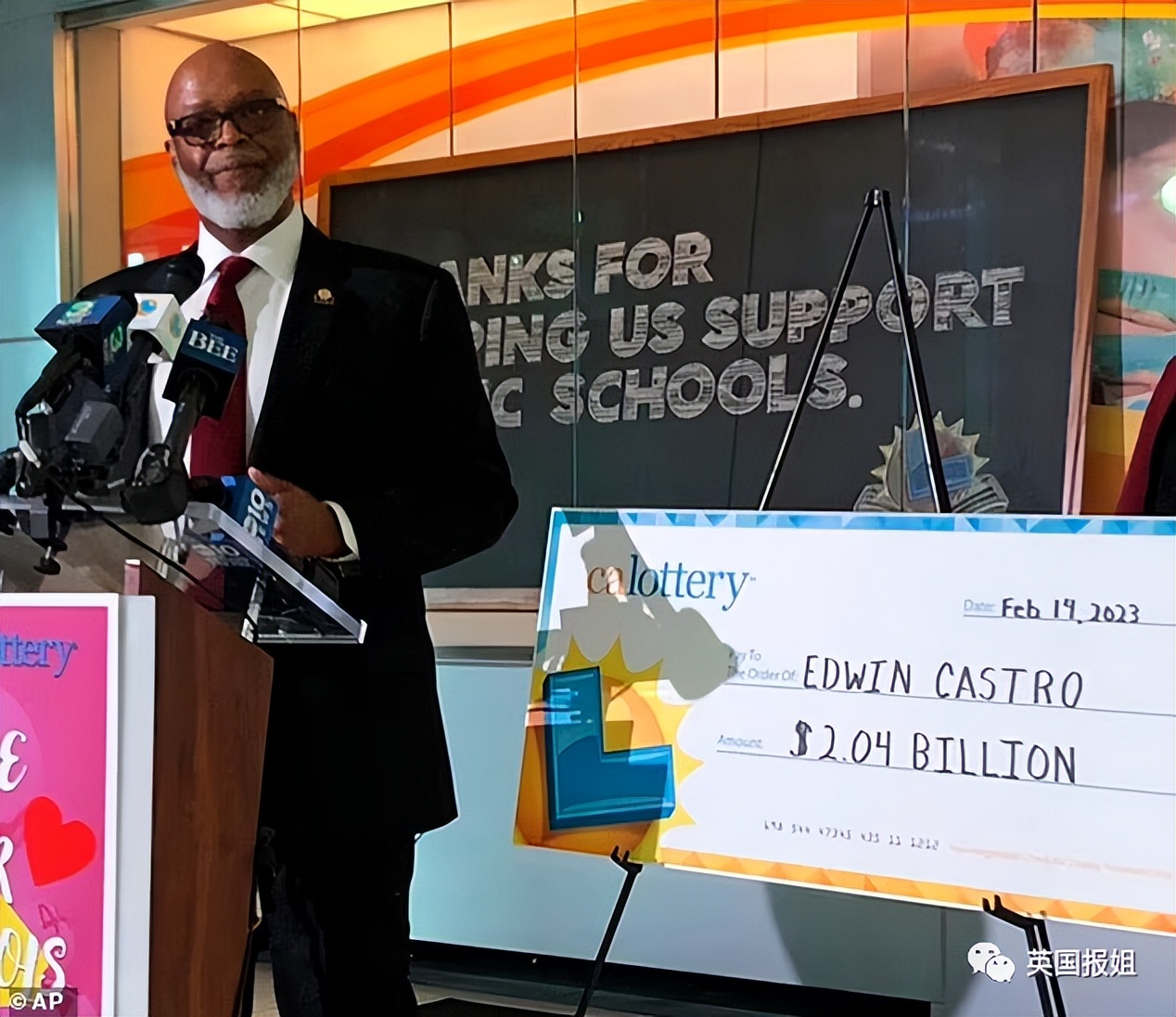 男子彩票中1.28亿,美国小伙买彩票狂中10亿美元