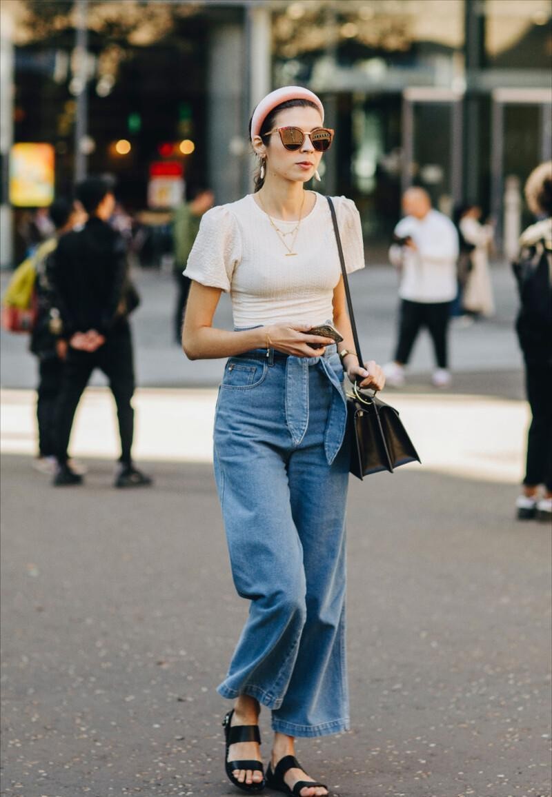 潮流穿搭夏日牛仔裤的清凉穿搭,短袖牛仔裤潮酷穿搭