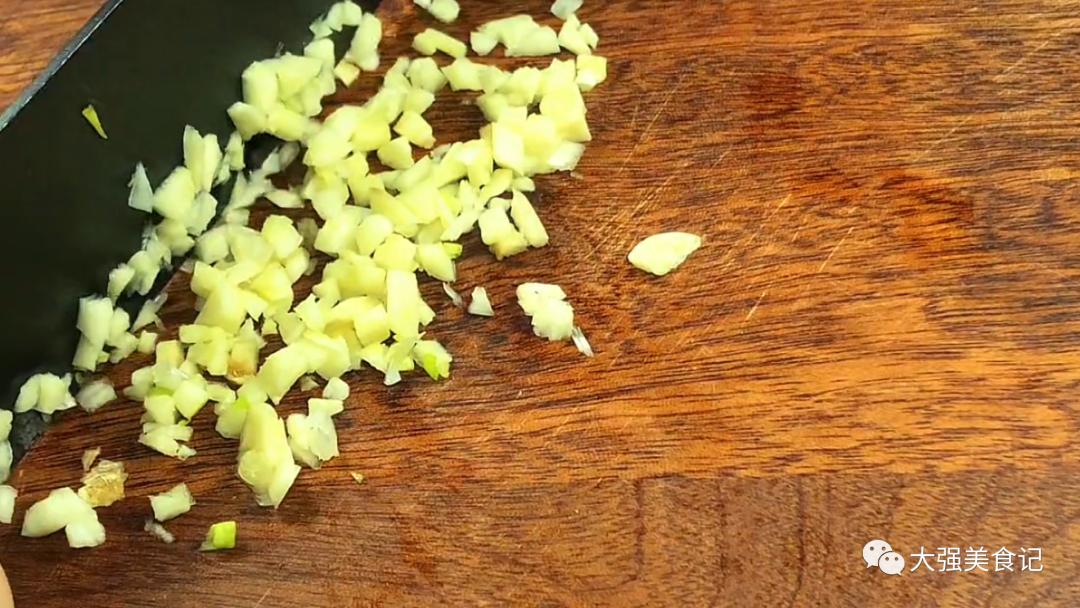 肺气热引起的咳嗽吃什么止咳化痰,阳了咳嗽吃什么菜好