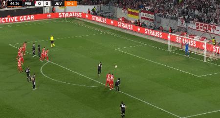 英超阿森纳1-2遭埃弗顿补时绝杀,英超首轮阿森纳爆冷