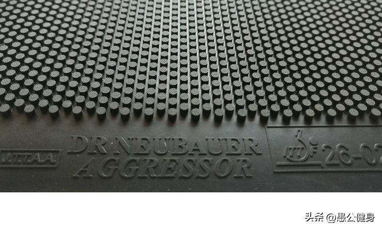 乒乓球爱好者如何去选购球拍？