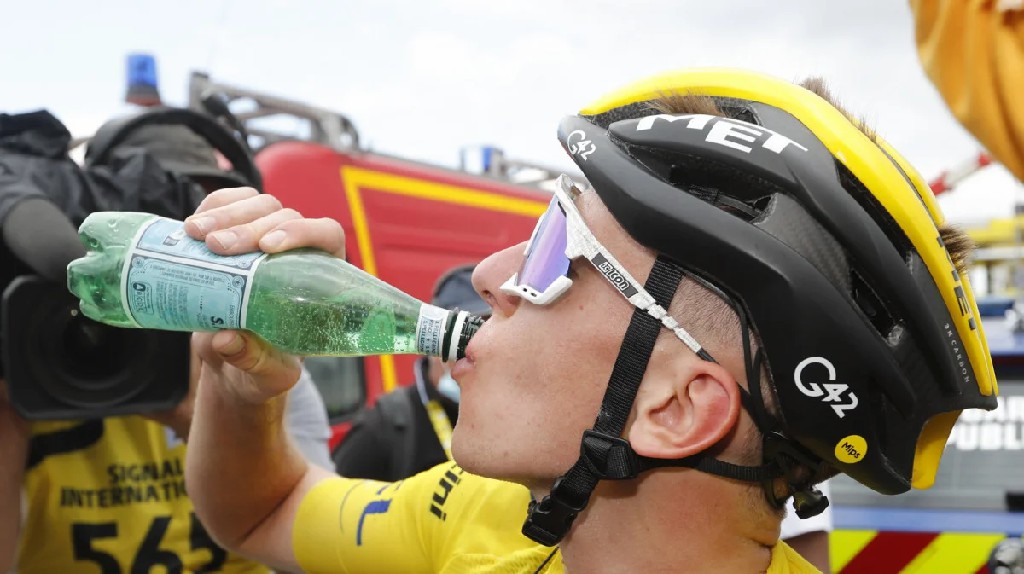 骑车怎么补水,夏天骑车补水还要补什么