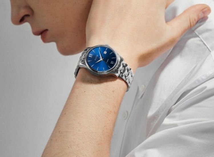 劳力士卡西欧哪个戴的有气质,劳力士和卡西欧手表哪个更尊贵