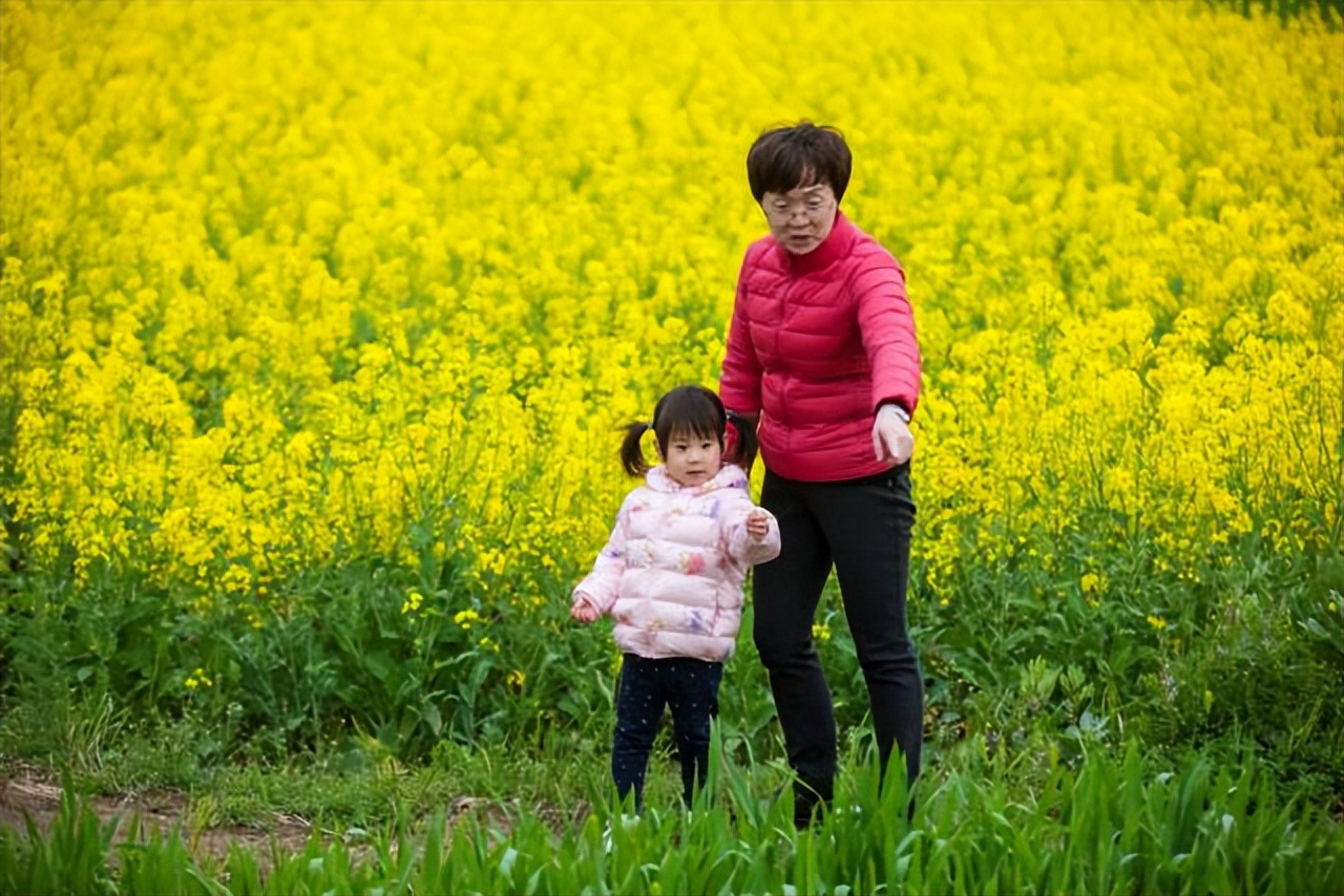 有个奶奶*春叫**风，23年诊治十多万生长发育疾患儿童