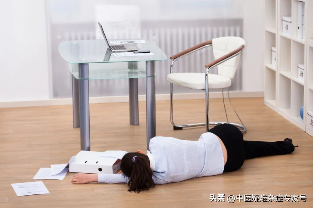 看到床就想睡觉是怎么回事,每天一沾床就困是什么原因