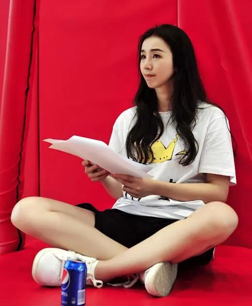 篮球解说苏群和杨毅,篮球解说苏群视频