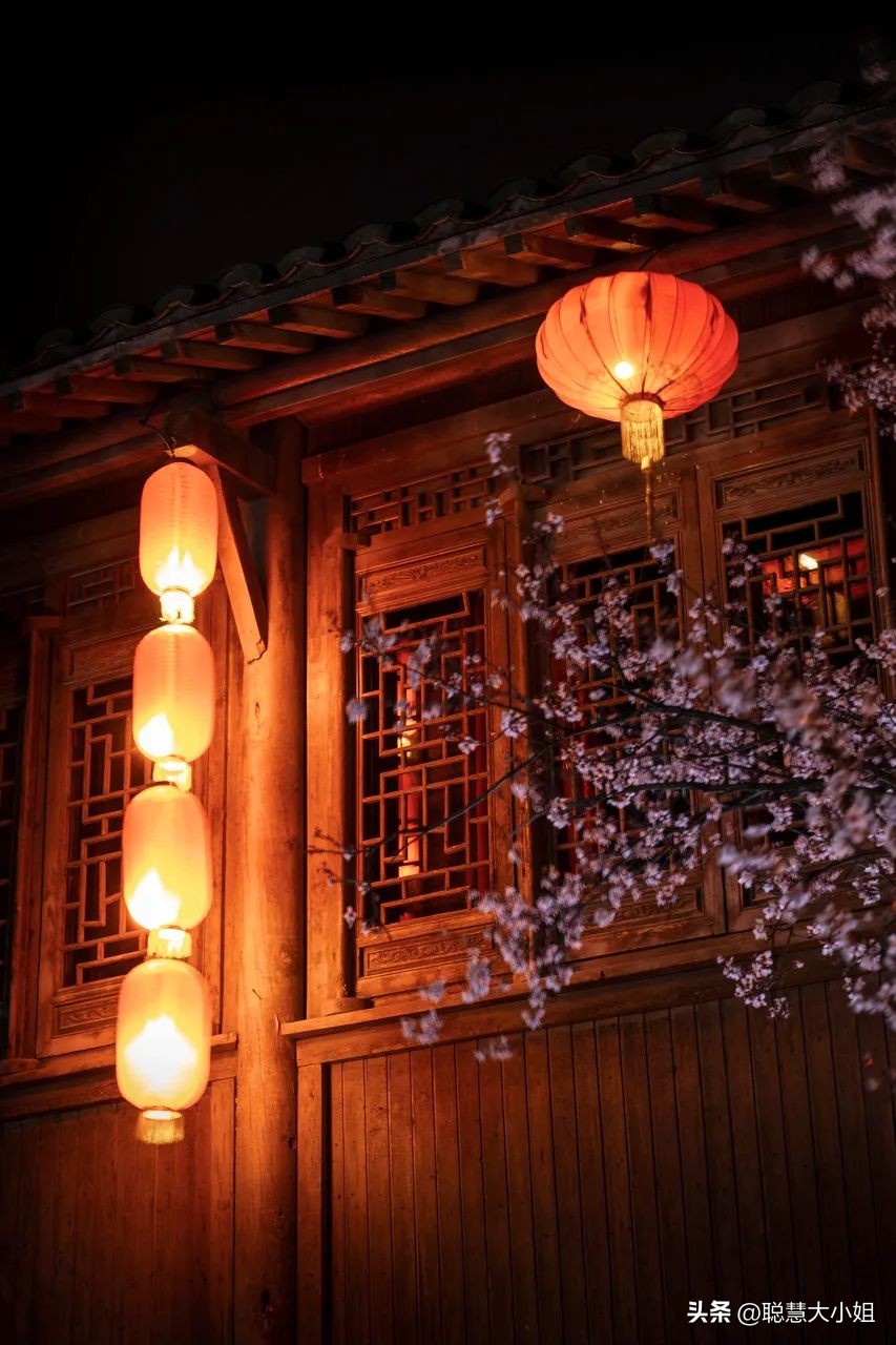 江苏镇江，比扬州安逸。这座有钱低调的小城，倦了就去小住几日