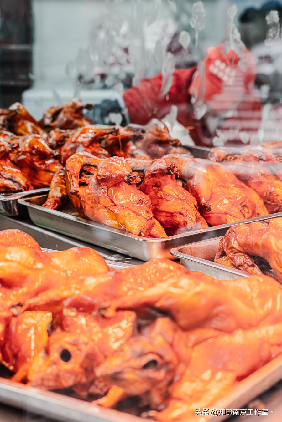 南京省中医门外，侯家桥道寻常