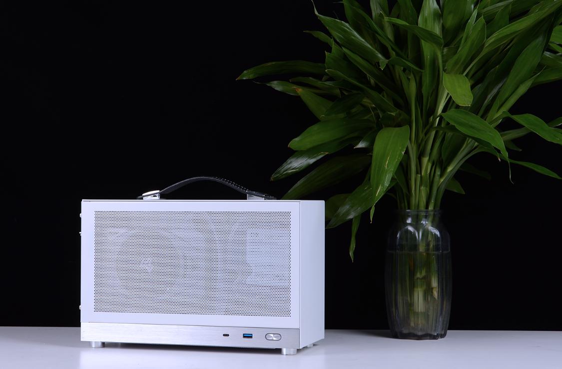 5000元itx主机加便携显示器,能吊打万元笔记本的itx主机